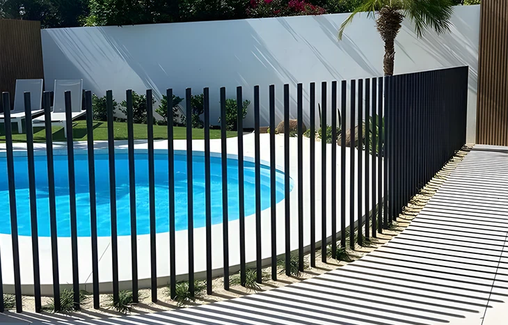 स्टील पूल बाड़